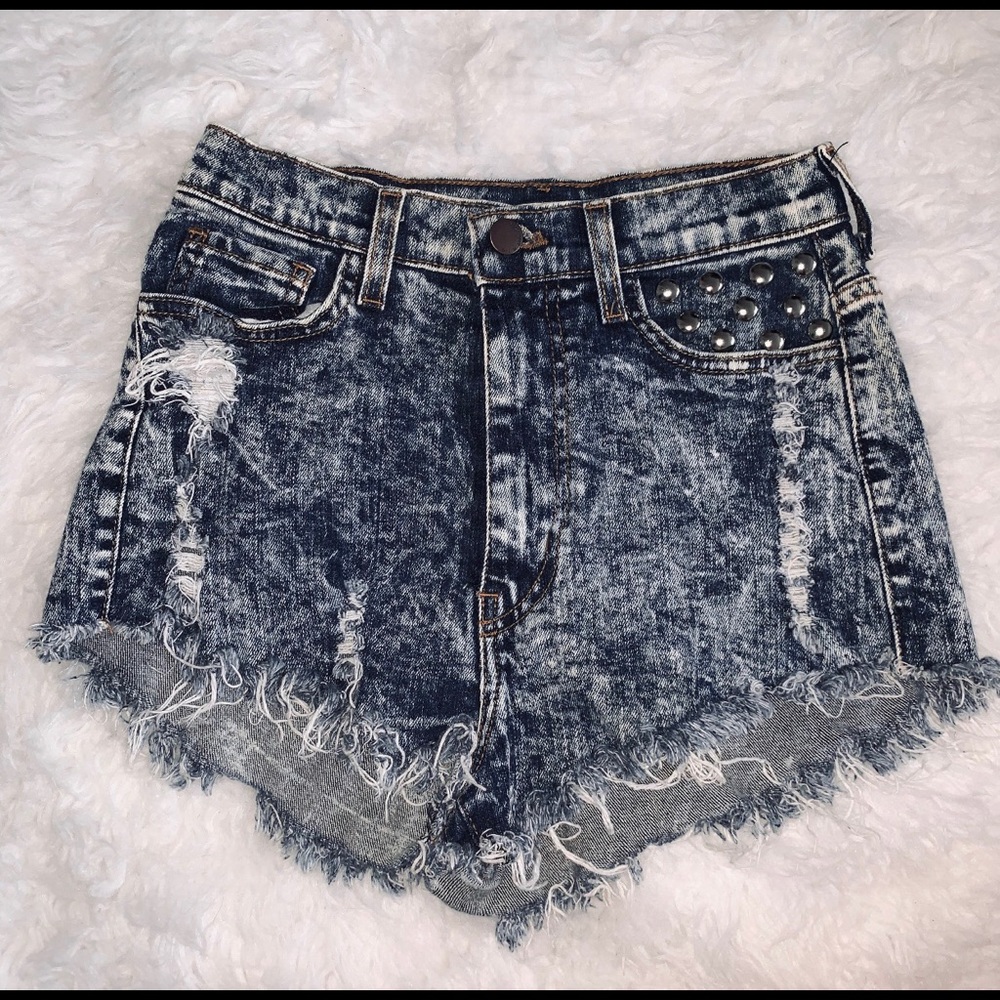 Stud Accent Distressed High Waisted Shorts • Size M